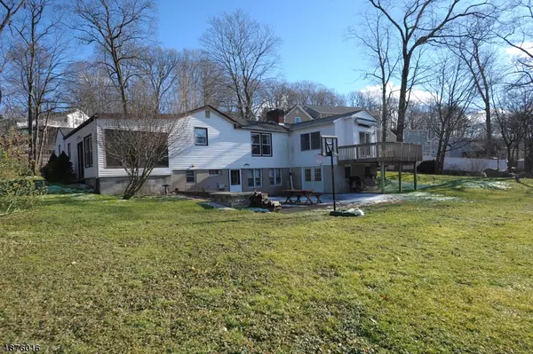 15 E OAK ST, Oakland Boro, NJ 07436