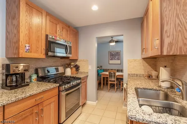 Elmwood Park Boro, NJ 07407,127A River Drive #127A