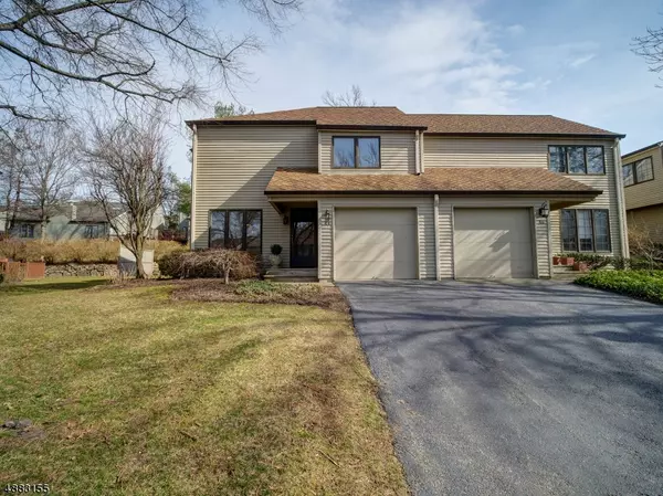 44 STONEGATE DR, Roseland Boro, NJ 07068