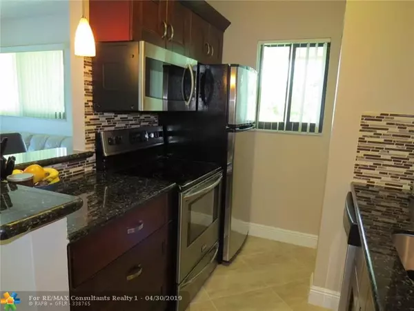 Deerfield Beach, FL 33441,523 Trace Cir  #201