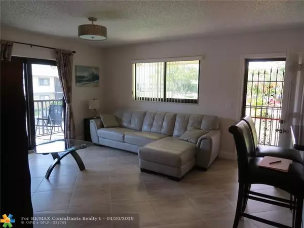 Deerfield Beach, FL 33441,523 Trace Cir  #201