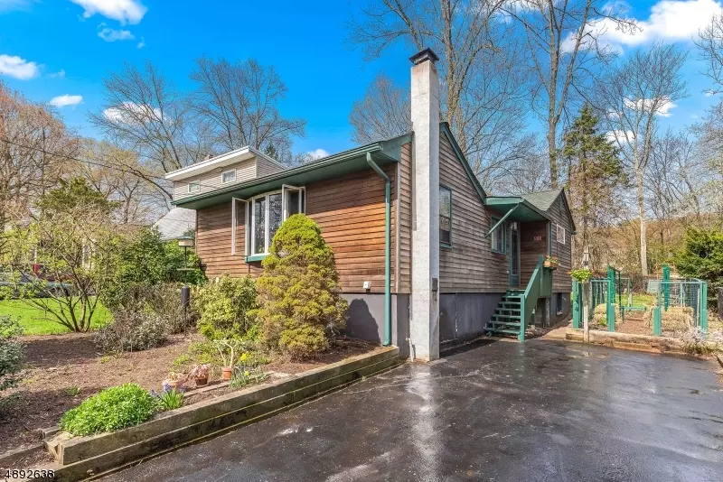 31 RAPALYEA RD, Hopatcong Boro, NJ 07843