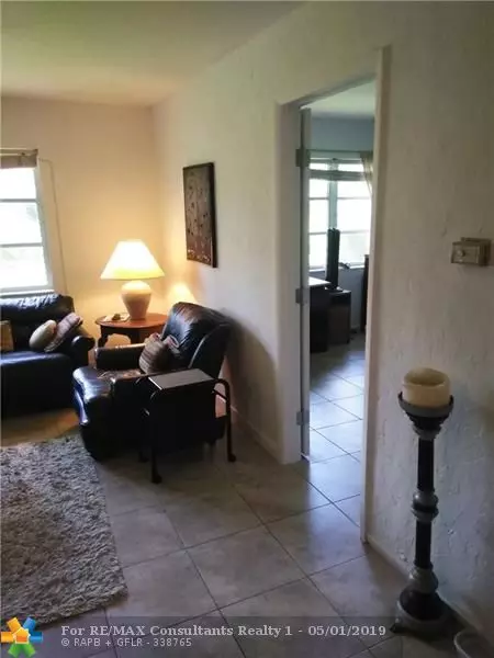 Wilton Manors, FL 33305,140 NE 19th Ct  #204E