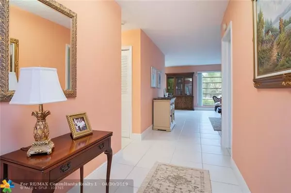 Plantation, FL 33317,7172 E Tropical Way