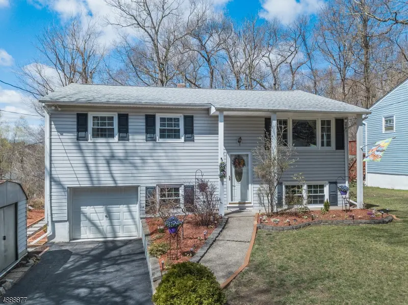 39 ASPEN RD, Ringwood Boro, NJ 07456