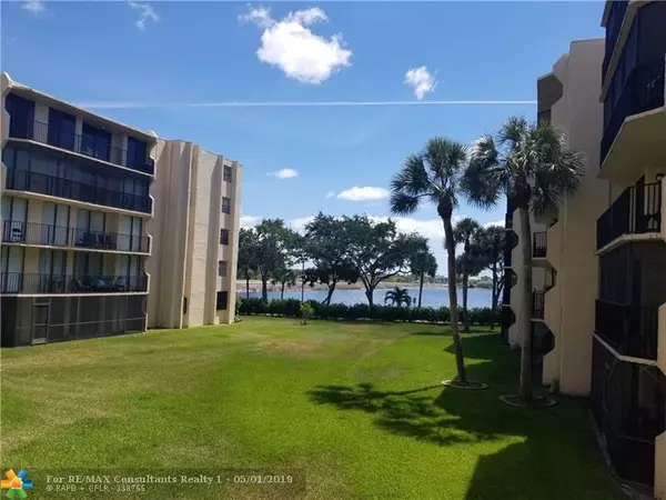 3550 Blue Lake Dr  #204, Pompano Beach, FL 33064