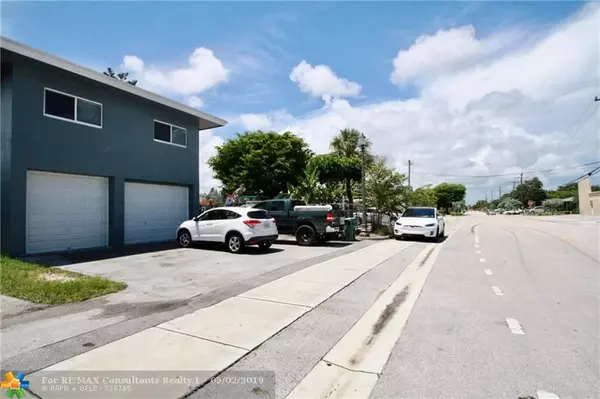 Oakland Park, FL 33334,530 NE 34th Ct