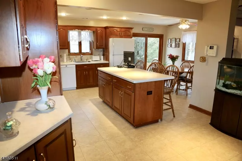 102 FAIRWAY DR, East Hanover Twp., NJ 07936