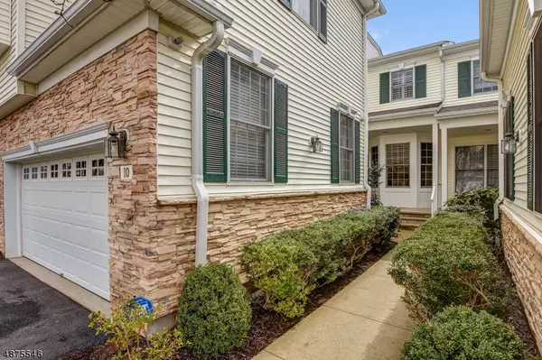 10 PACIO CT, Roseland Boro, NJ 07068