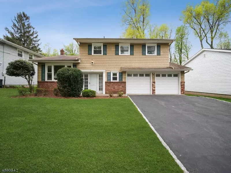 Roseland Boro, NJ 07068,7 WILLIAMSBURG DR