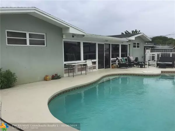 4841 NW 76th Place, Pompano Beach, FL 33073