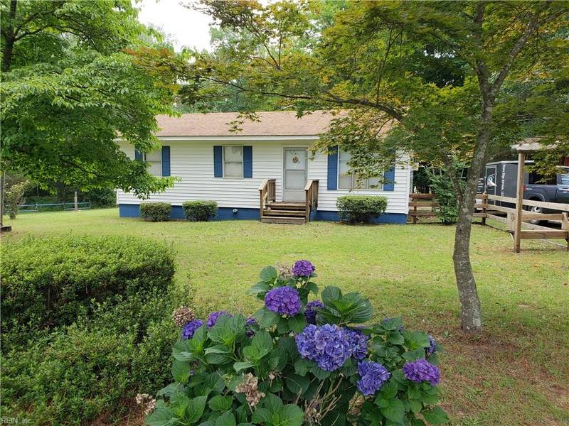 325 Plum DR, Hartfield, VA 23071