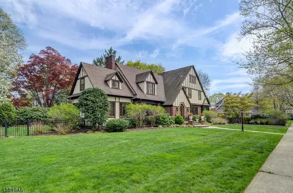 560 Colonial Ave, Westfield Town, NJ 07090