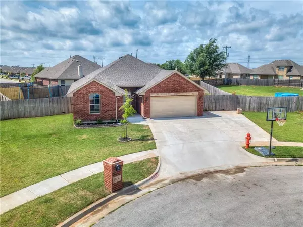 11136 SW 39th Court, Mustang, OK 73064