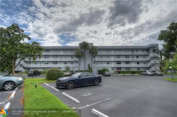 Oakland Park, FL 33309,112 Royal Park Dr  #3A