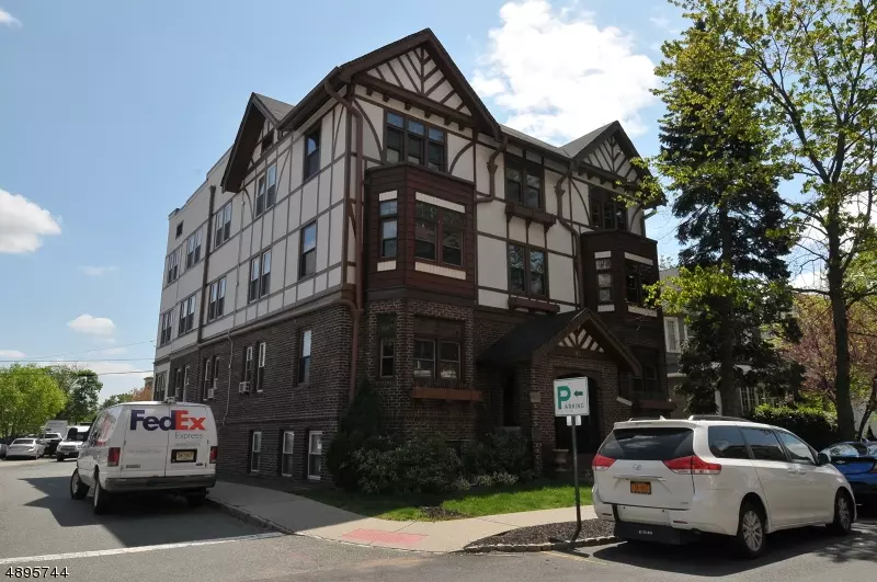 Montclair Twp., NJ 07042,51 S PARK ST C0201 #201