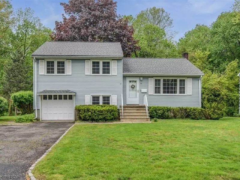 32 CHICJON LN, East Hanover Twp., NJ 07936