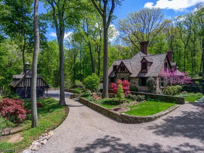 39 CLARK RD, Bernardsville Boro, NJ 07924