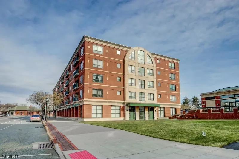 1 ORIENT WAY 402, Rutherford Boro, NJ 07070