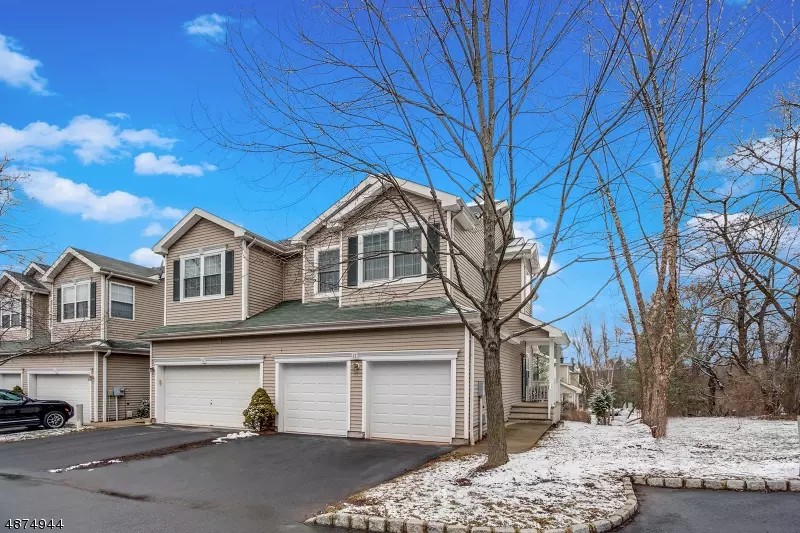 17 CEDAR CT, Clinton Town, NJ 08809
