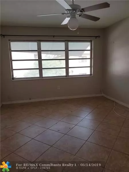 Pompano Beach, FL 33060,801 Pine Dr  #15