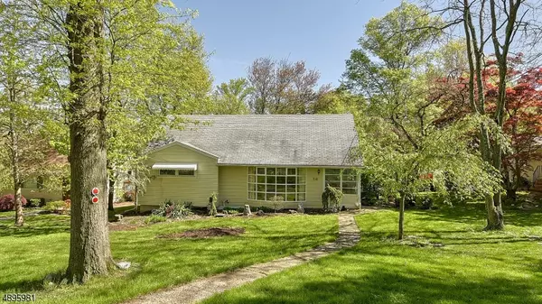 14 OAK CREST RD, West Orange Twp., NJ 07052