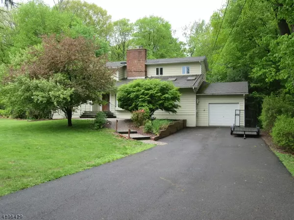 83 HUNTERS LN, Sparta Twp., NJ 07871