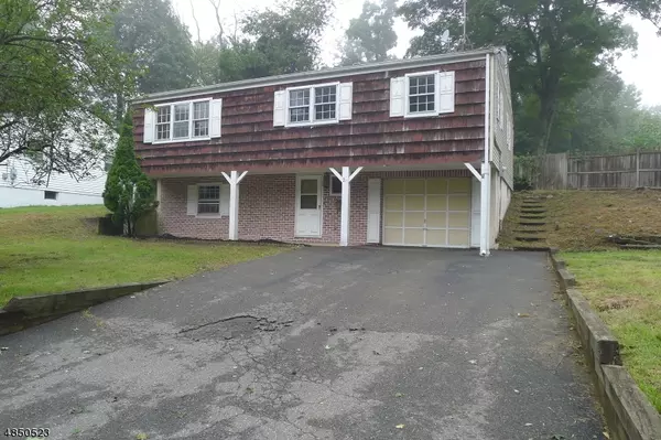 29 PINE CONE LN, Sparta Twp., NJ 07871