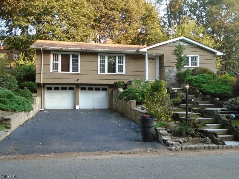 8 WESTBROOK DR, Caldwell Boro Twp., NJ 07006
