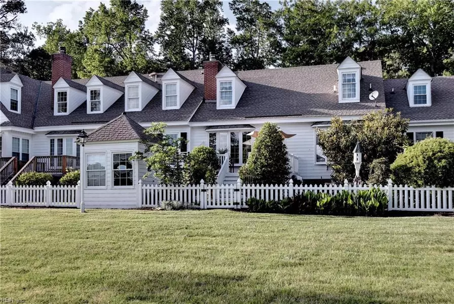 211 Dogleg DR, Williamsburg, VA 23188