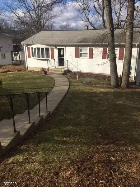 6 JAGER CT, Hopatcong Boro, NJ 07843