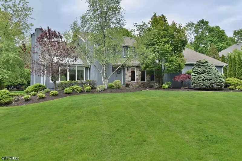16 MCDONOUGH PL, North Caldwell Boro, NJ 07006
