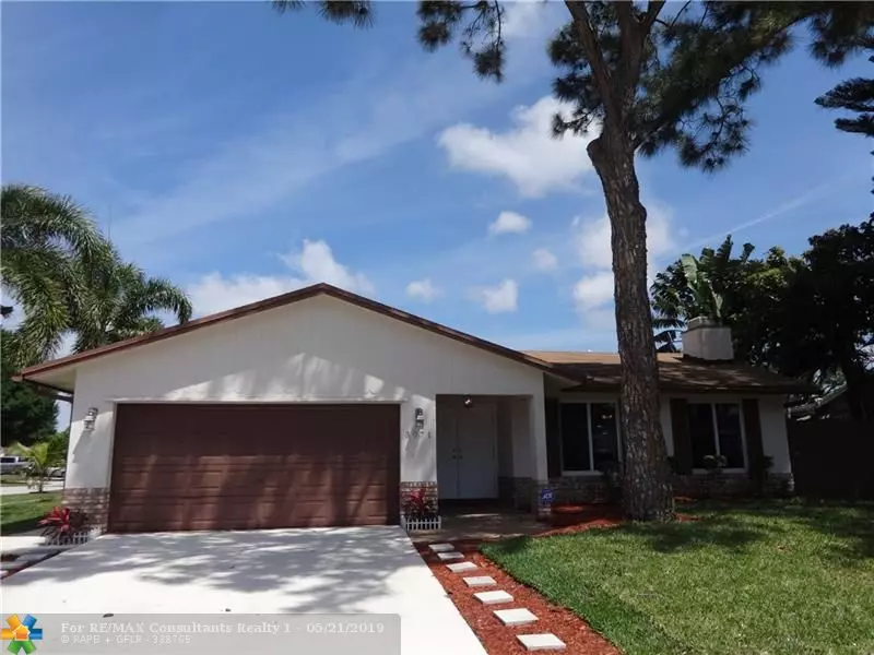 3071 SW 4th St, Deerfield Beach, FL 33442