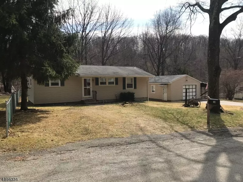 18 W SHORE DR, Vernon Twp., NJ 07462