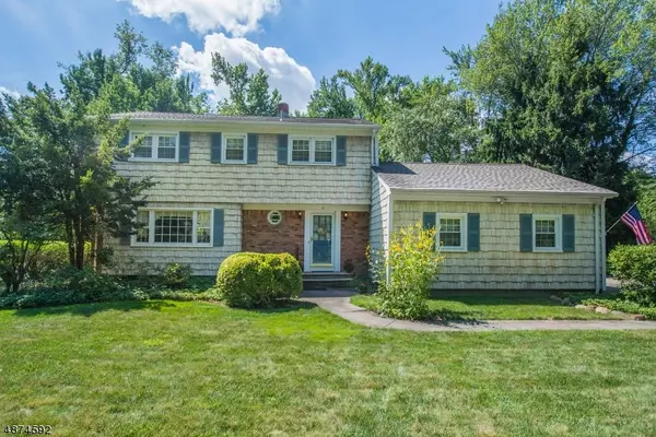 5 PHILLIPS LN, Roseland Boro, NJ 07068