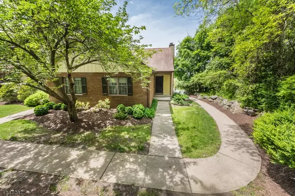 8 ORIOLE DR, Allamuchy Twp., NJ 07840