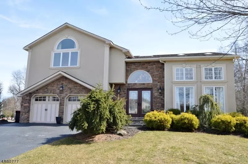 2 NATALIE CT, East Hanover Twp., NJ 07936
