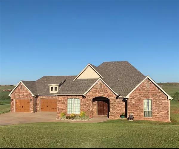 954 County Street 2810, Minco, OK 73059