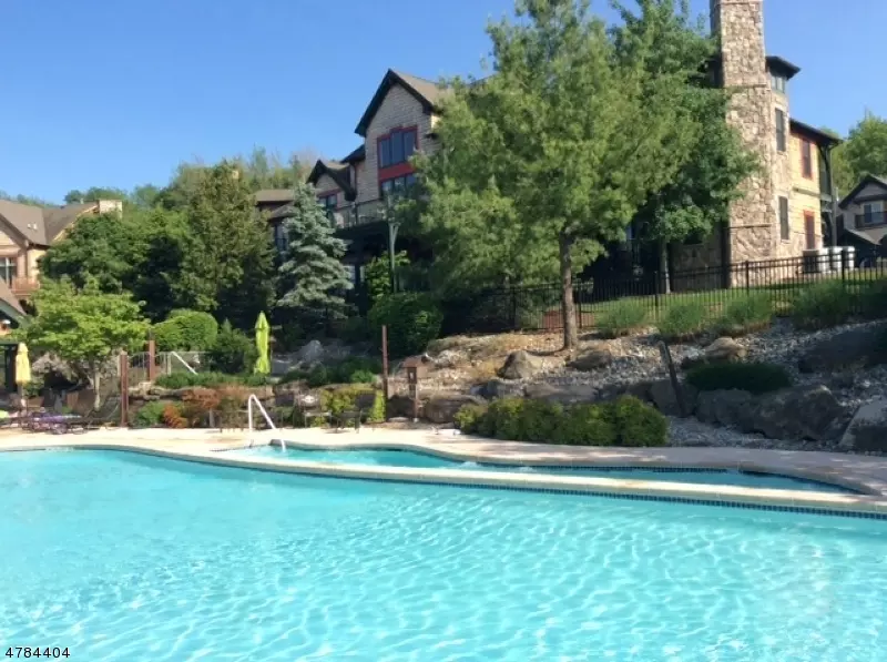 Vernon Twp., NJ 07462,6-23 MAPLE CRES #23