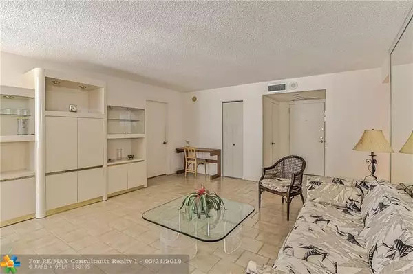 Pompano Beach, FL 33062,1010 S Ocean Blvd  #1114