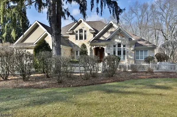 Upper Saddle River Boro, NJ 07458,285 E SADDLE RIVER RD