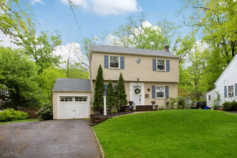 98 FOREST AVE, West Caldwell Twp., NJ 07006