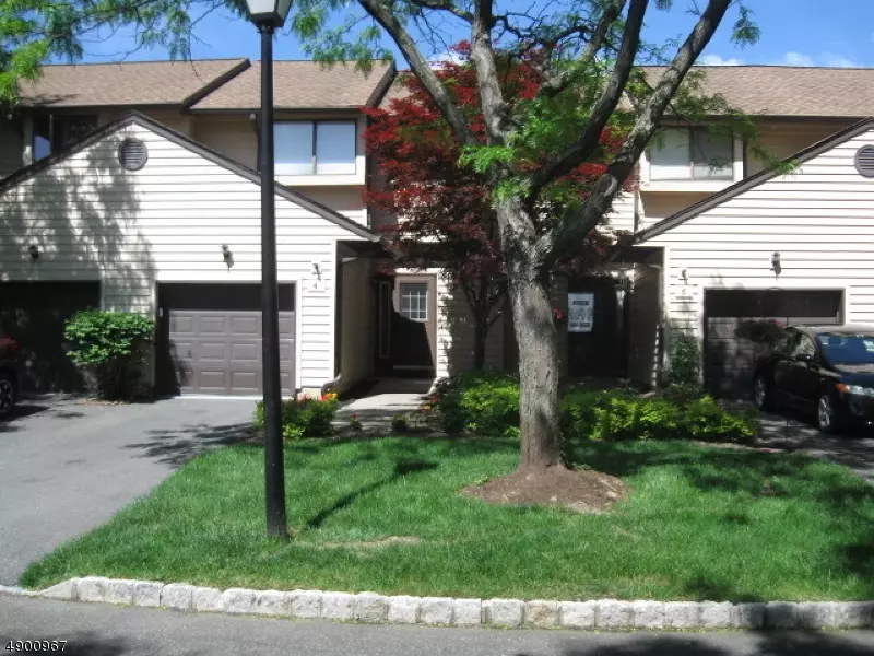 4 CARDINAL LN, Hampton Twp., NJ 07860