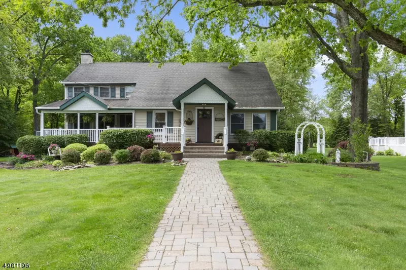 Roxbury Twp., NJ 07876,70 MAPLEDALE AVE