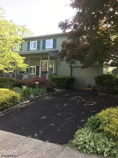 8 LAURIE TER, Hackettstown Town, NJ 07840