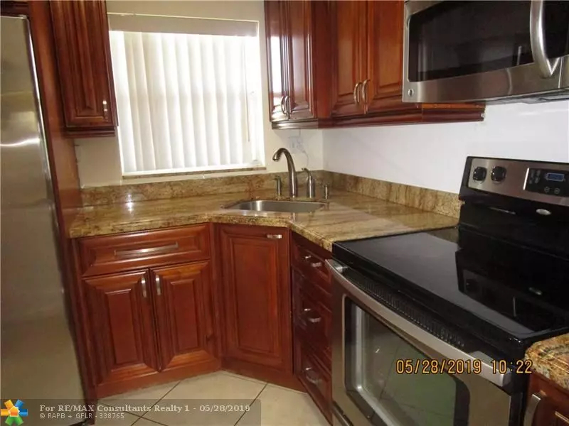 Sunrise, FL 33322,9850 Sunrise Lakes Blvd  #306