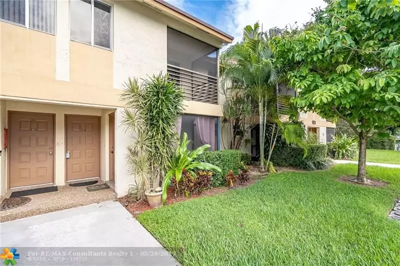 114 Gardens Dr  #202, Pompano Beach, FL 33069