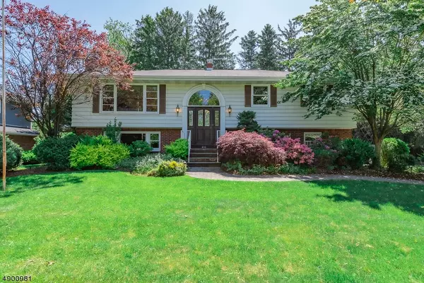 650 YORKTOWN PL, Paramus Boro, NJ 07652