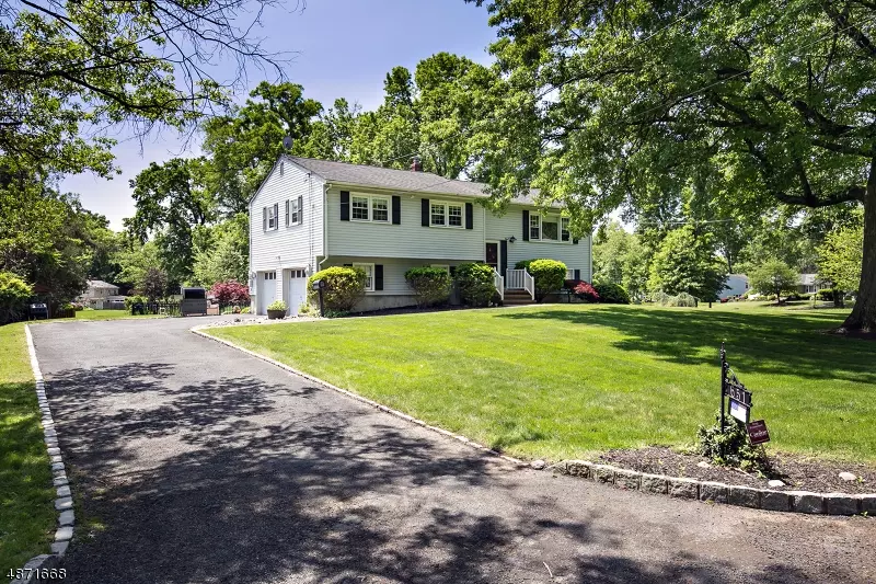 651 N MEADOW DR, Bound Brook Boro, NJ 08805