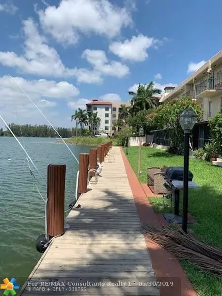 Deerfield Beach, FL 33064,1100 Crystal Lake Dr  #211